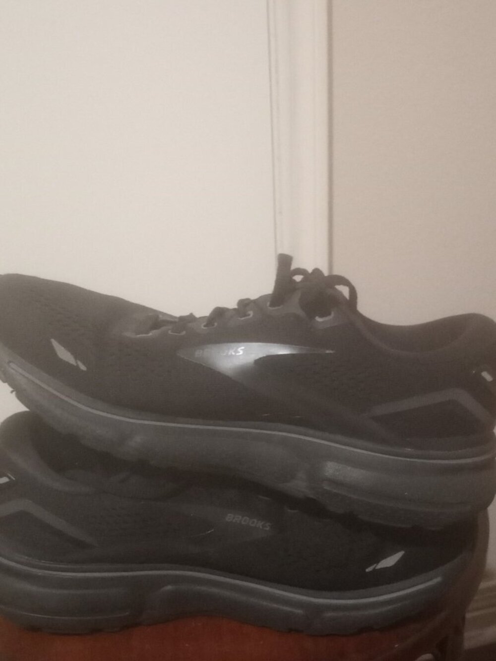 Brooks Women Ghost 15 1203801B020 Triple Black Running Shoes Sneakers Size 10 B - Picture 13 of 13